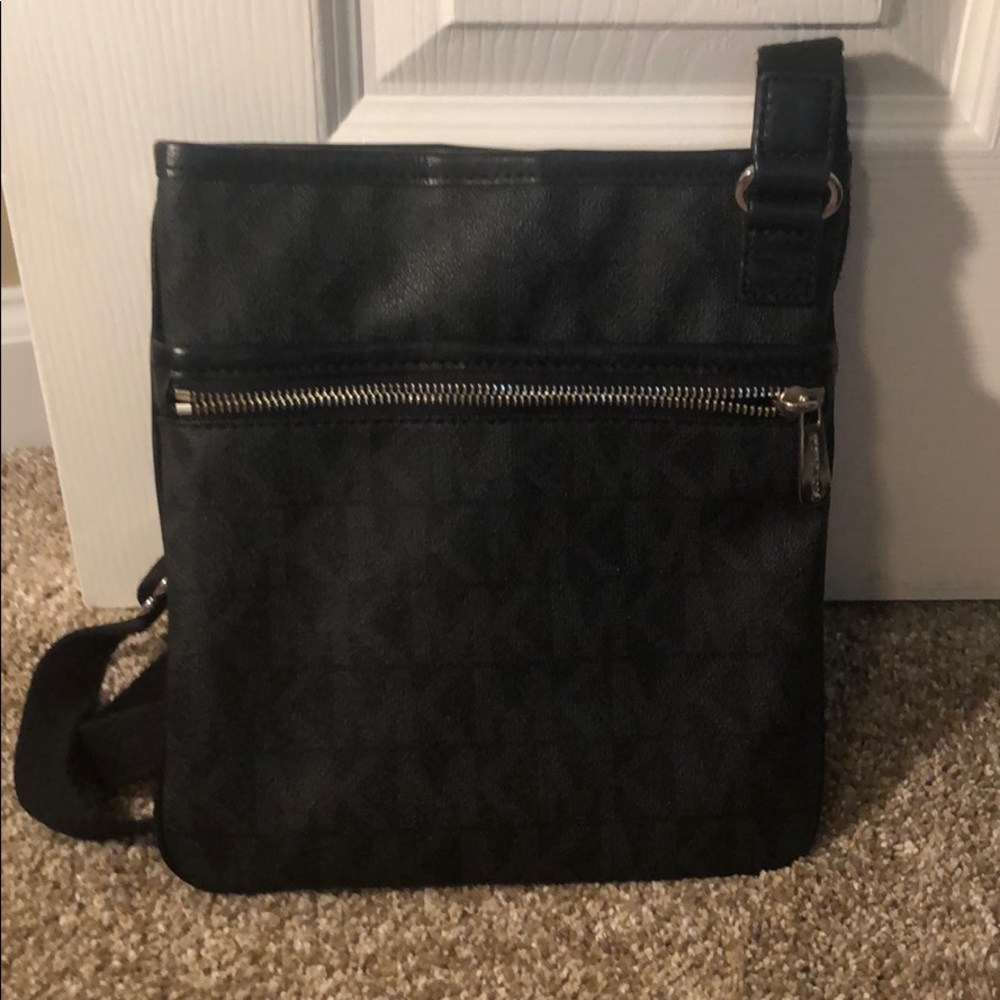 Michael Kors Signature Crossbody, Black